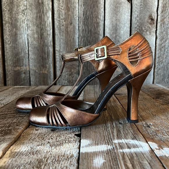 BCBGirls Marina bronze/chocolate Mary Jean shoes size 8M - Picture 3 of 11